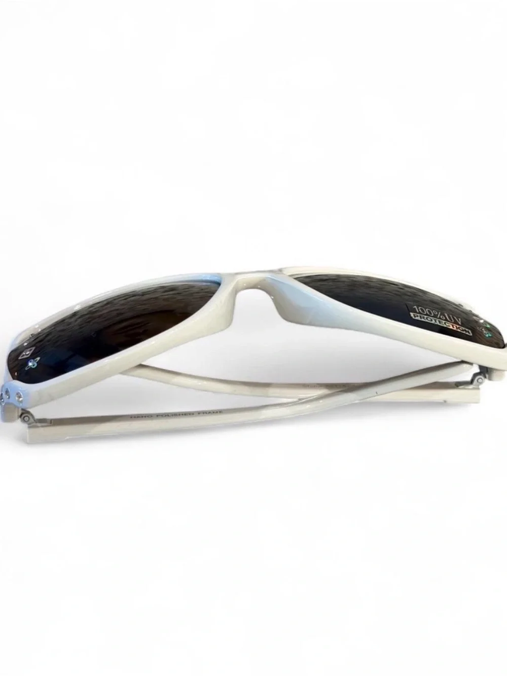 NWT White Oversized Women's Sunglasses with Dark Lenses 100% UV protection NWT